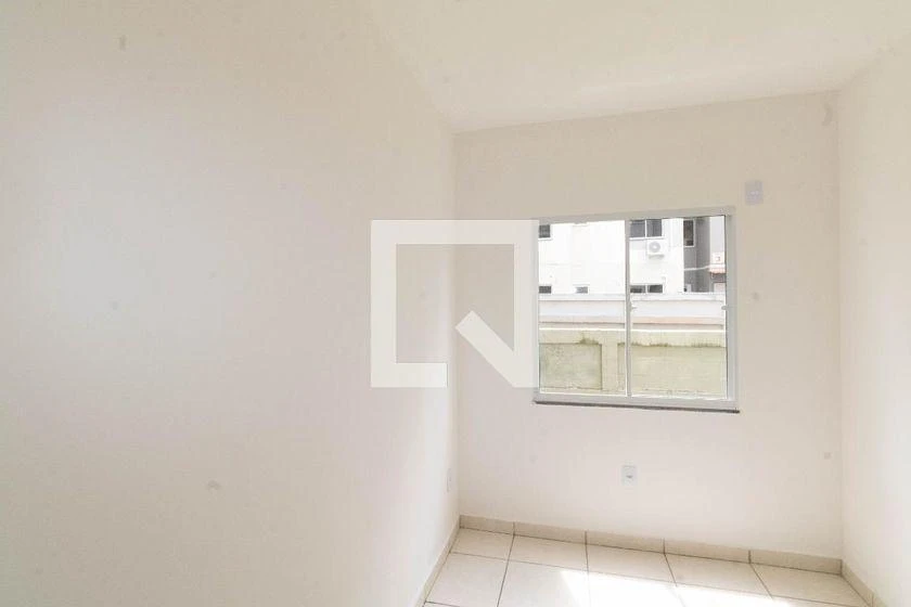 2-bedroom apartment in a building with a pool — photo 7