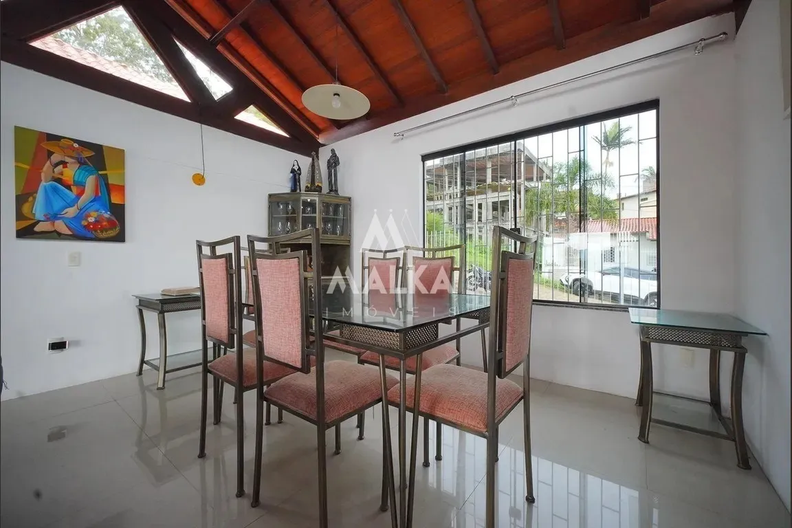 4-bedroom house with a water view in Florianópolis — photo 12