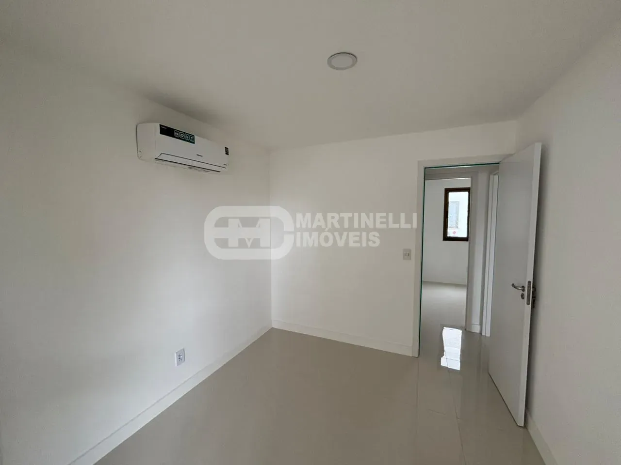 3-bedroom apartment with a separate, enclosed kitchen — photo 15