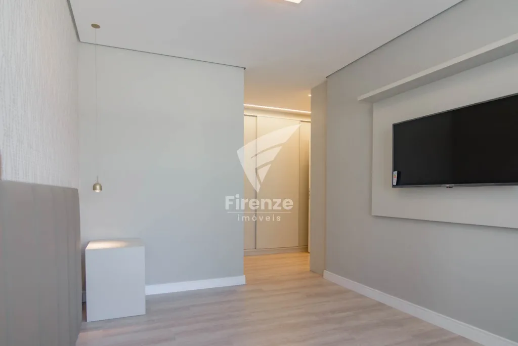Furnished apartment with open-plan kitchen and private garden — photo 14