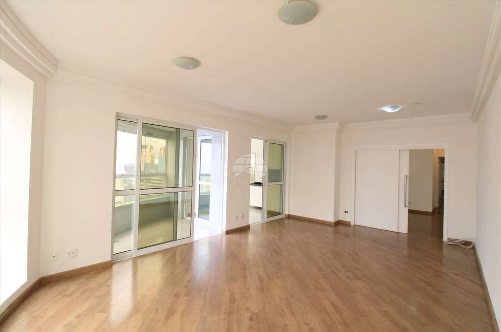 Неви мебльована квартира з 4 спальнями та заскленим балконом — photo 2
