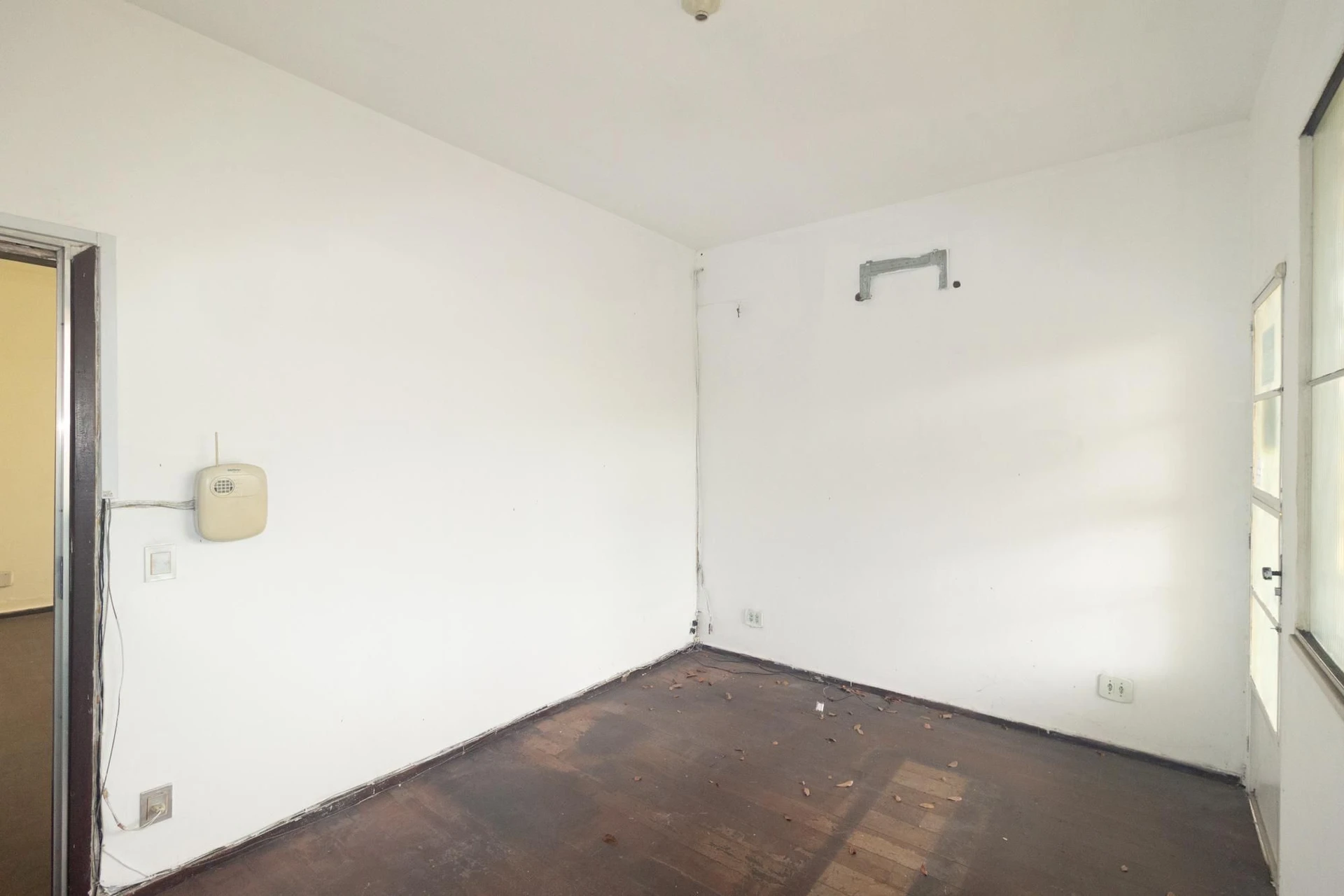 4-bedroom rental house with private garden and parking — photo 41