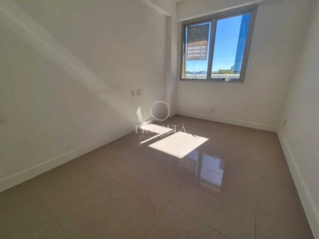 2-bedroom 2-bath apartment with open-plan kitchen and balcony — photo 16