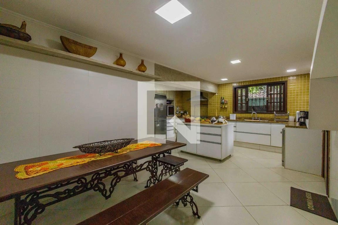 4-bedroom house with a walk-in closet in Rio de Janeiro — photo 43