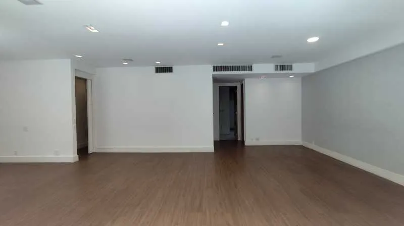 165 m² apartment with 3 bedrooms and 5 bathrooms — photo 14