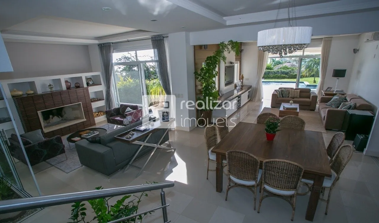 Furnished house with 4 en-suite bedrooms, 580 m²