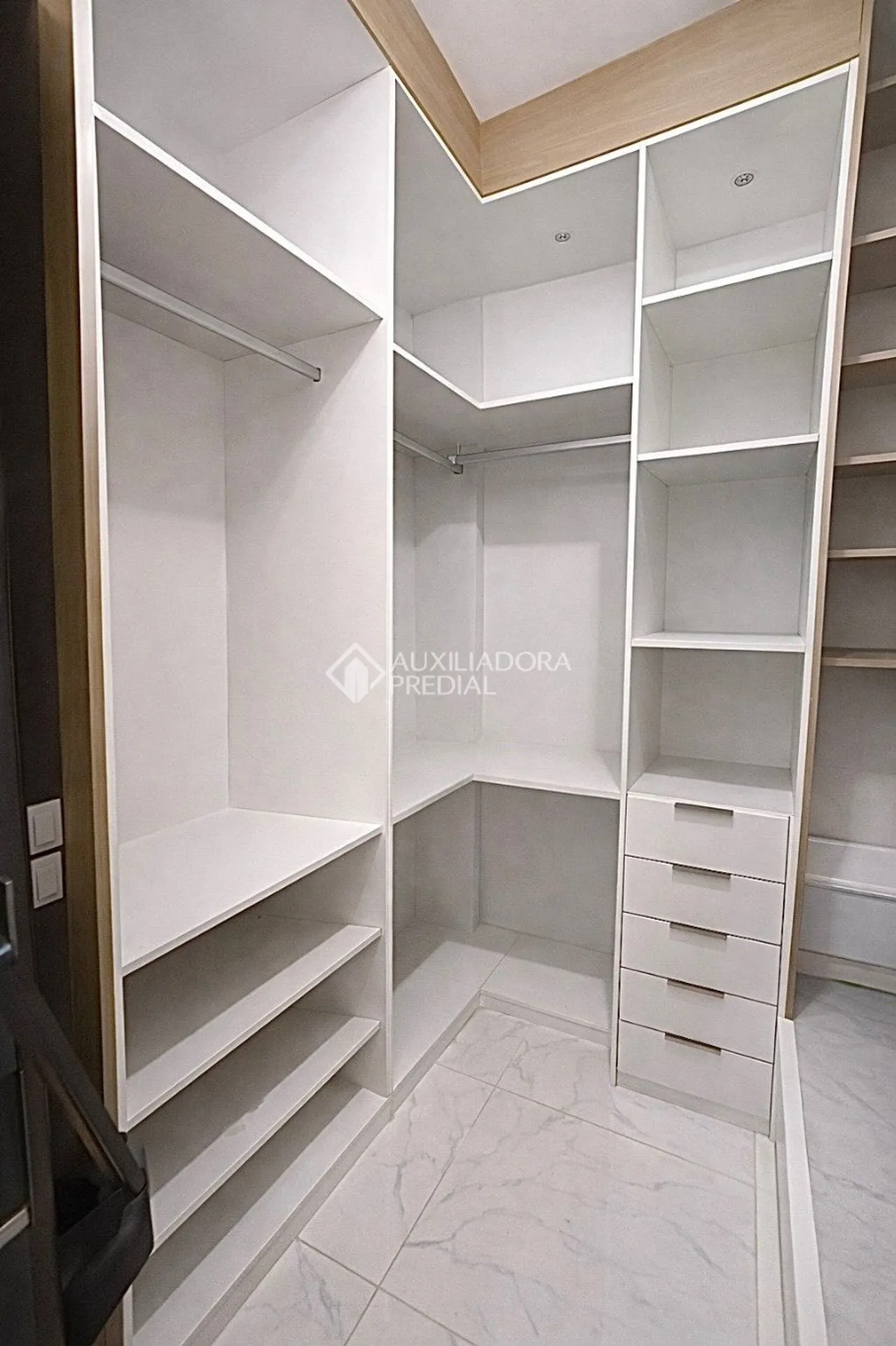 Дом 80 м² с 2 спальнями и интегрированной кухней — photo 12