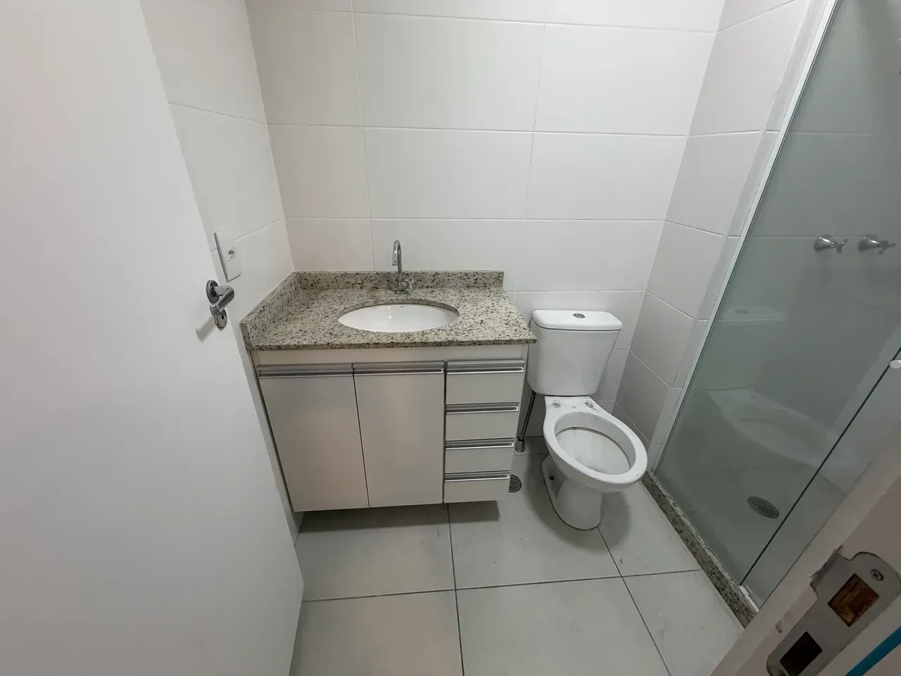 2-bedroom apartment in a building with a gym — photo 20