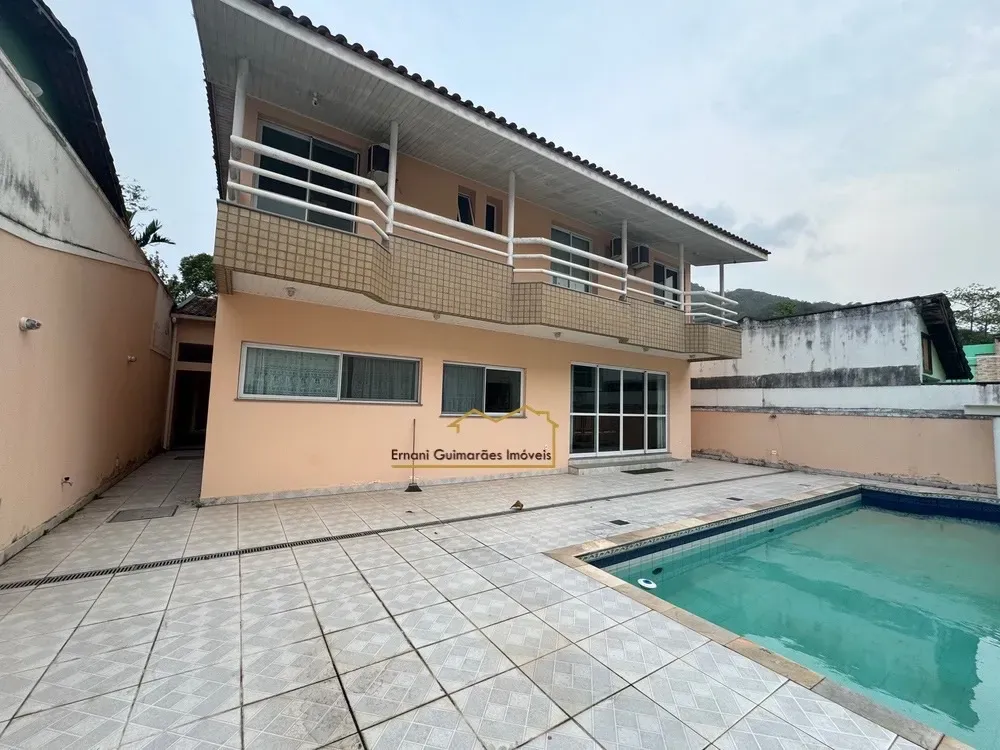6-bedroom house with a mountain view in Rio de Janeiro — photo 11
