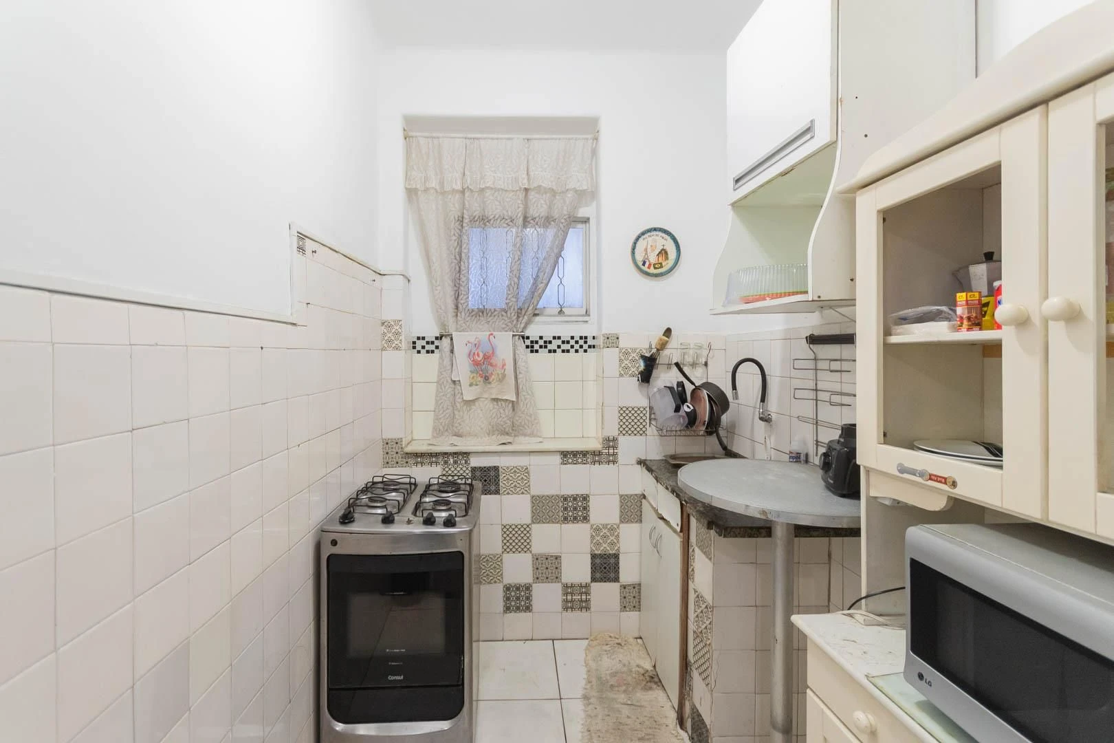 Меблированный дом с 4 спальнями и газовой кухней — photo 23