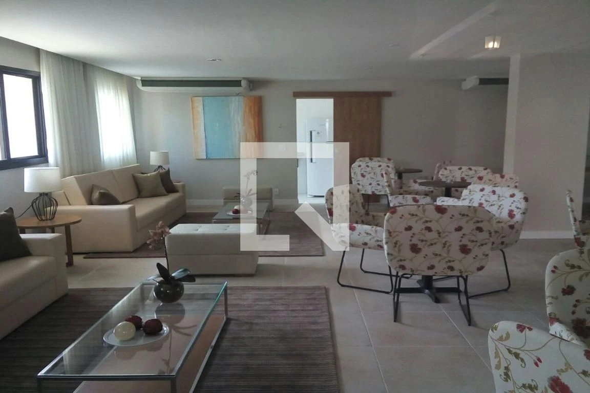 Apartamento de 89 m² com janelas do piso ao teto e closet — photo 40