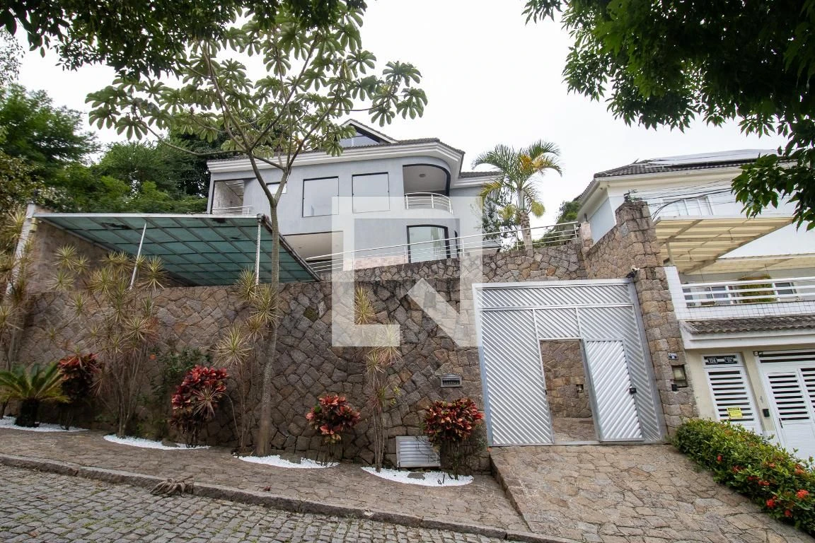Casa com 3 suítes e quintal privativo com churrasqueira — photo 15