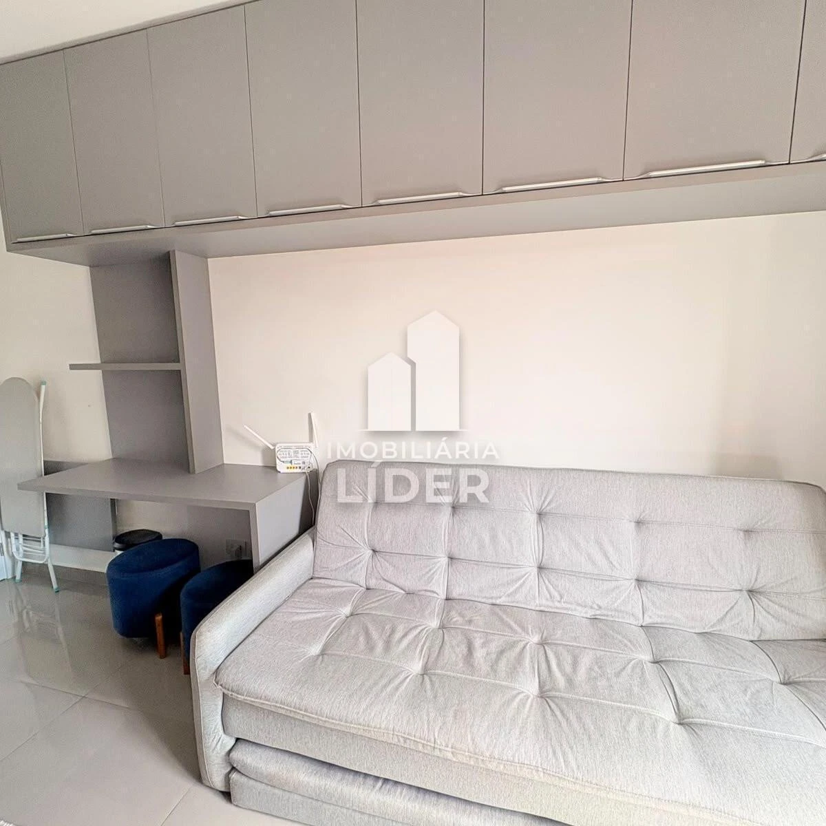 One-bedroom apartment in a building with a coworking space — photo 24