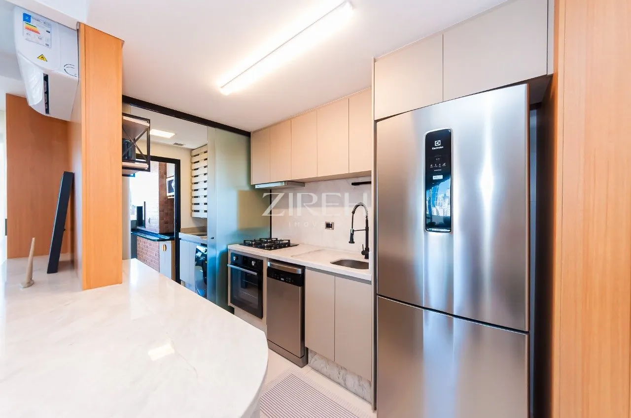3-bedroom apartment in a building with a gym — photo 2