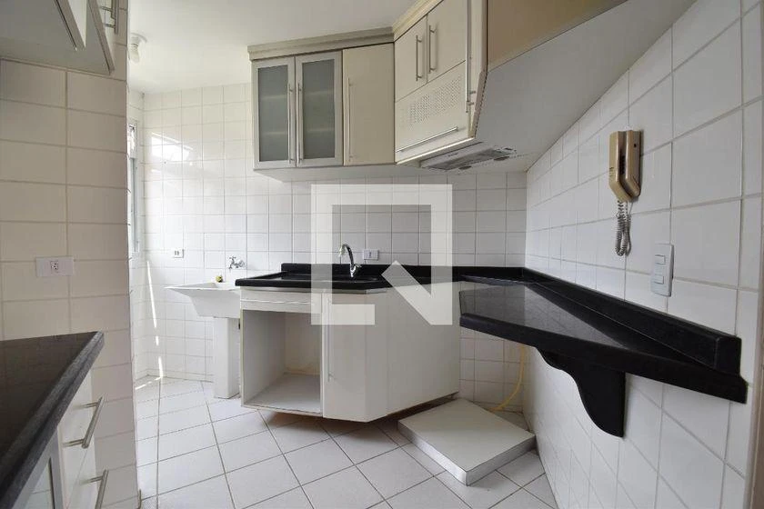 3-bedroom apartment in a building with a pool — photo 2