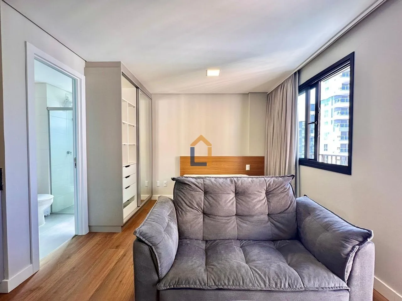 Furnished 26 m² apartment with a glass shower box — photo 10