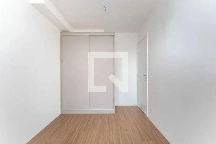 2-bedroom apartment with wood or laminate floors — photo 14
