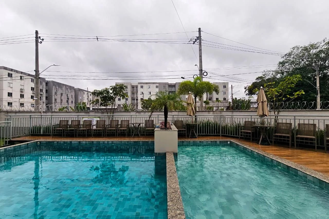 Apartamento de 2 quartos em condomínio com piscina — photo 35
