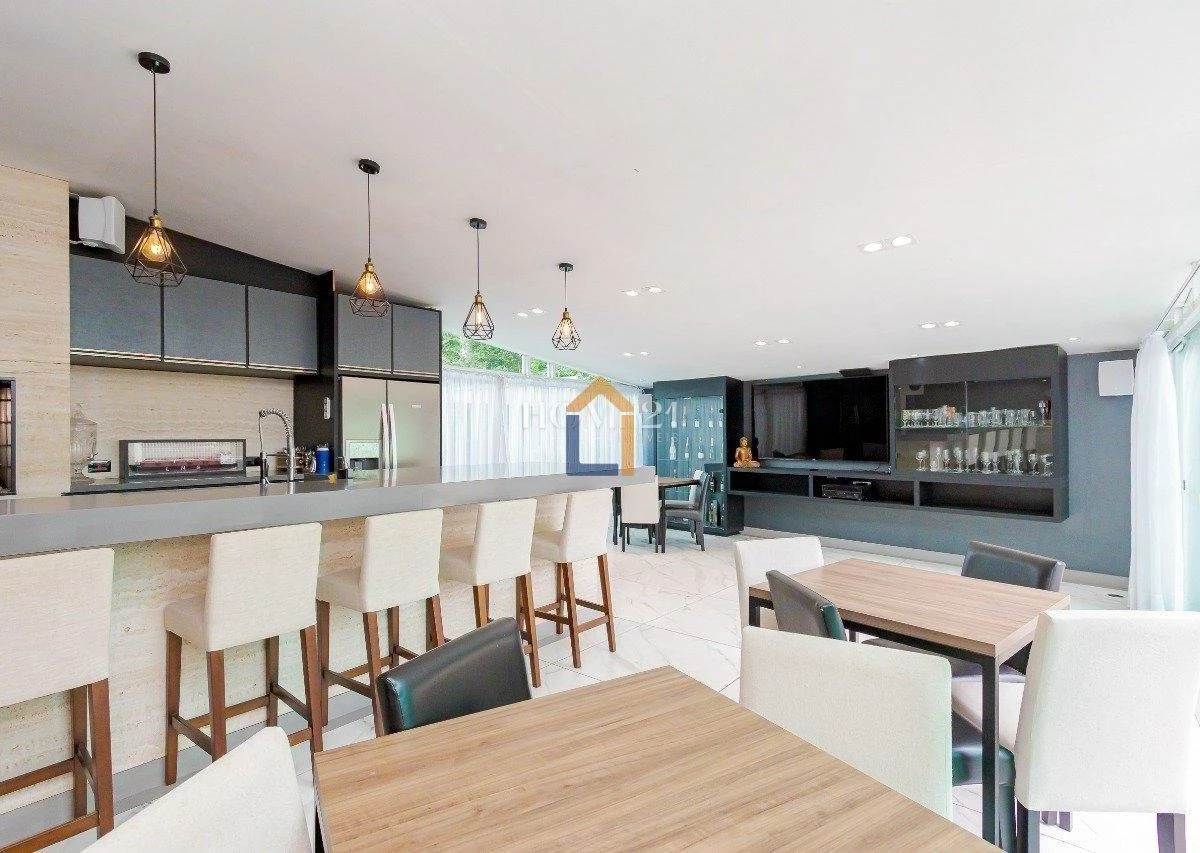 Unfurnished house with 4 bedrooms and open-plan kitchen — photo 4