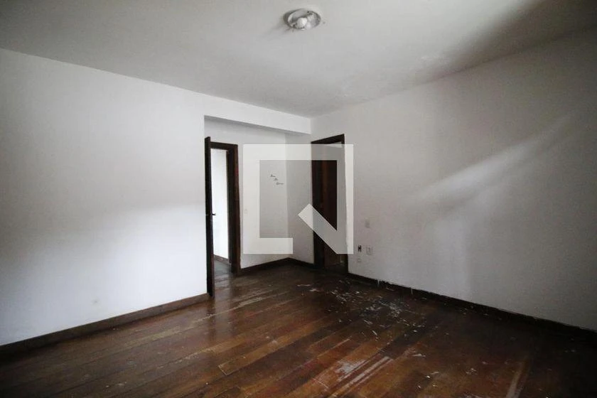 Casa de 500 m² com banheira e janelas do piso ao teto — photo 7