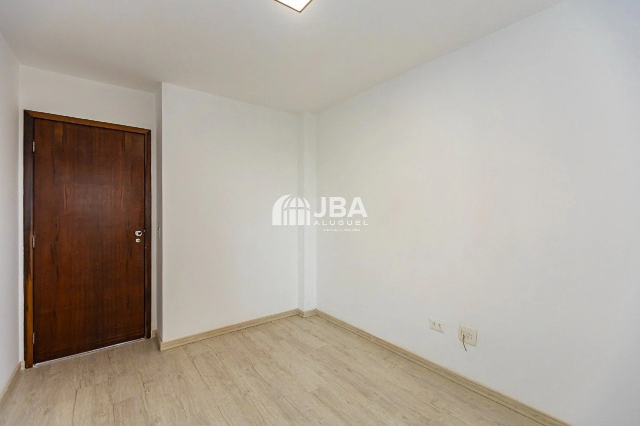 Apartment, 74 m², with wood or laminate floors — photo 24