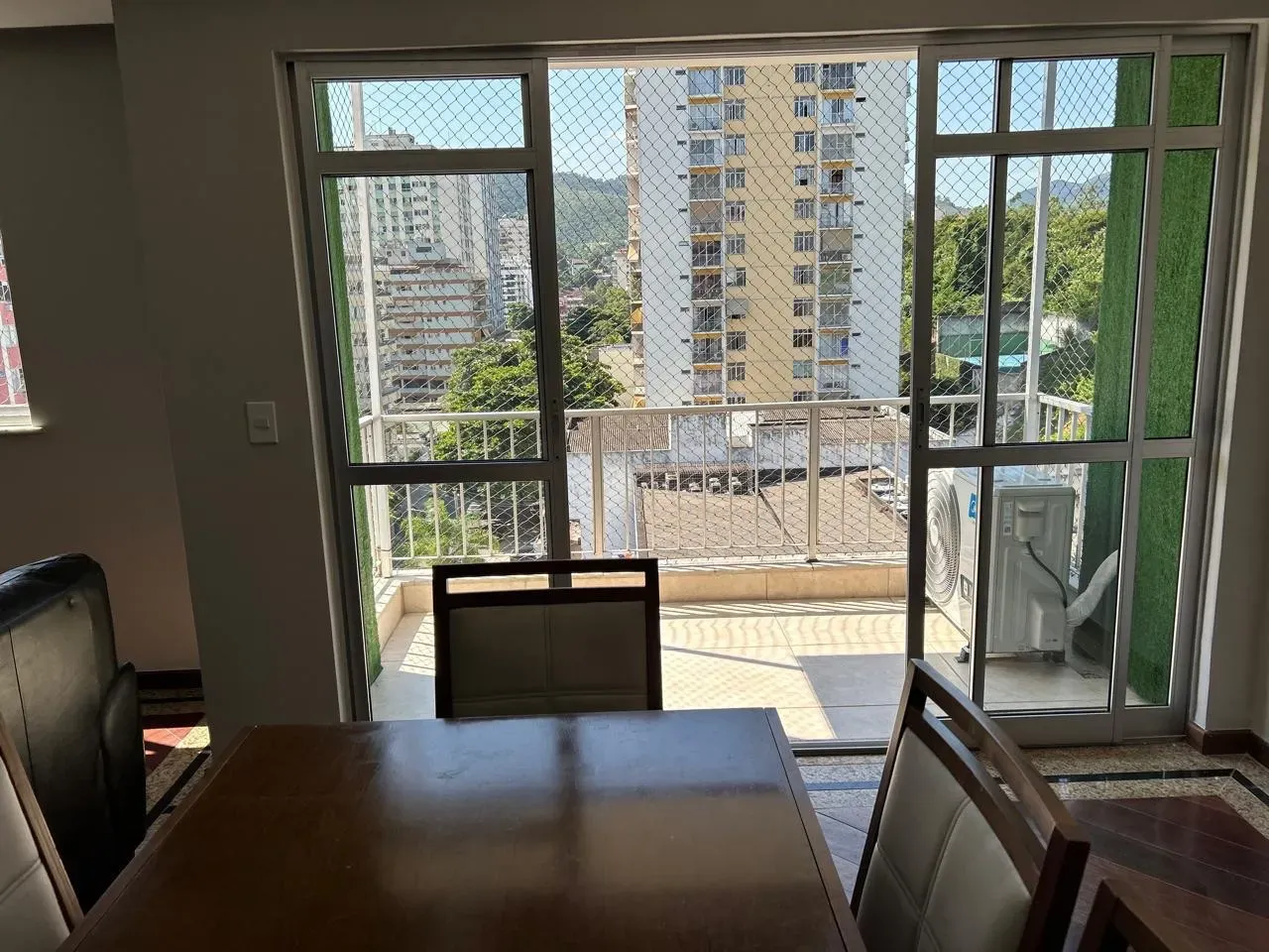 Unfurnished apartment with 3 bedrooms and 5 bathrooms — photo 27