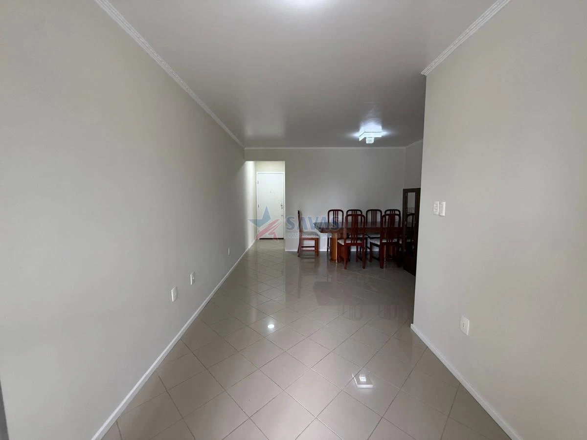 Glass-enclosed balcony in a 2-bedroom apartment, 88 m²