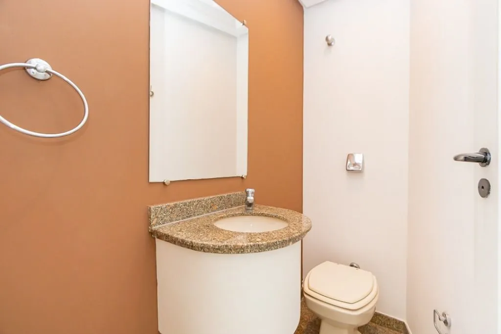 214 m² apartment with a balcony and 3 bedrooms — photo 17