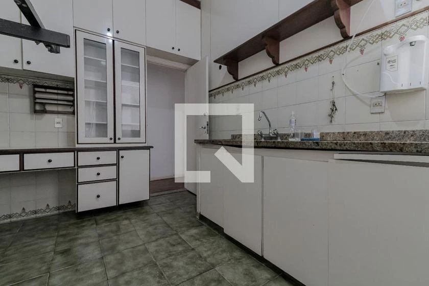Rental apartment with 3 bedrooms, 160 m² and balcony — photo 33