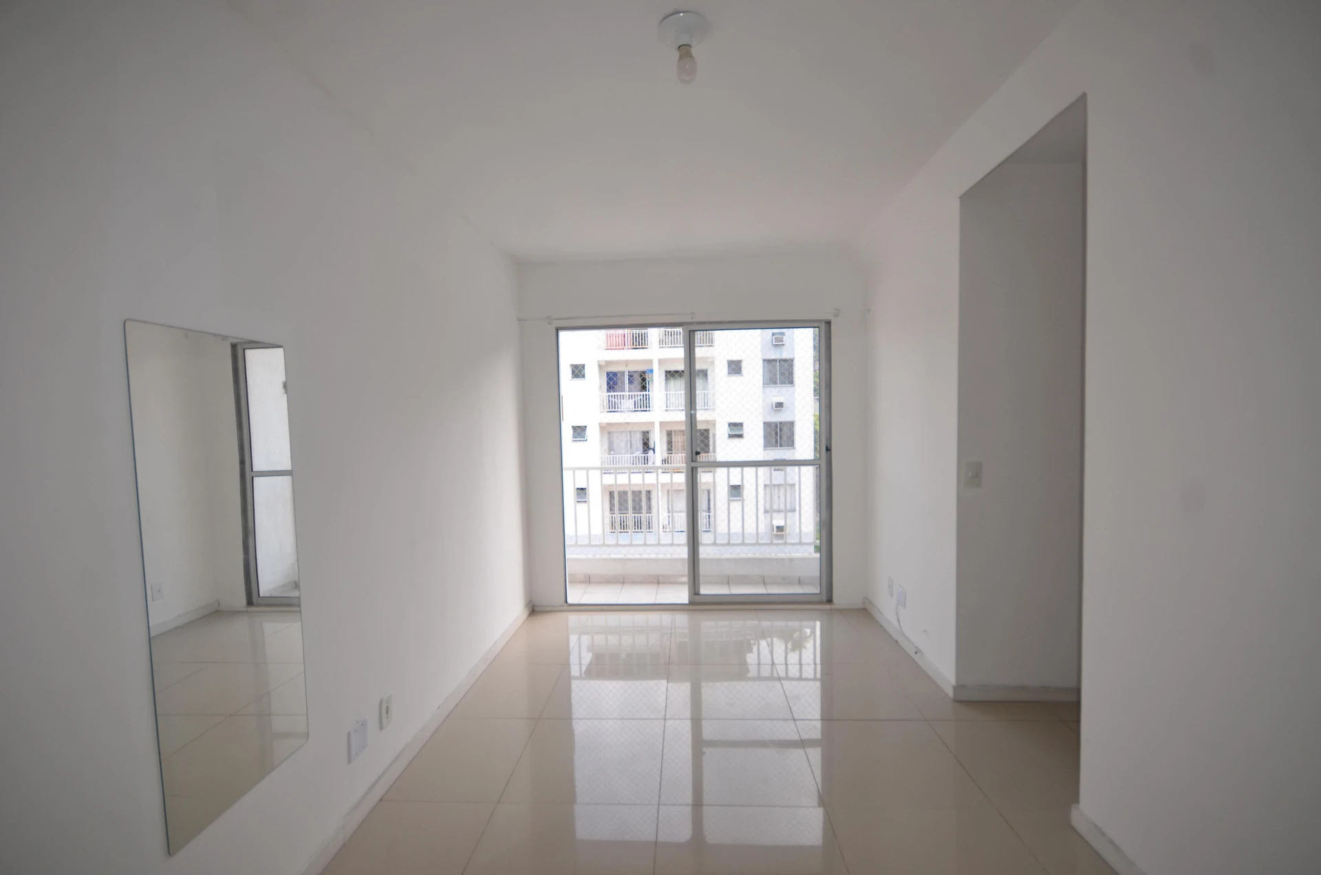 2-bedroom apartment with balcony and 1 parking spot