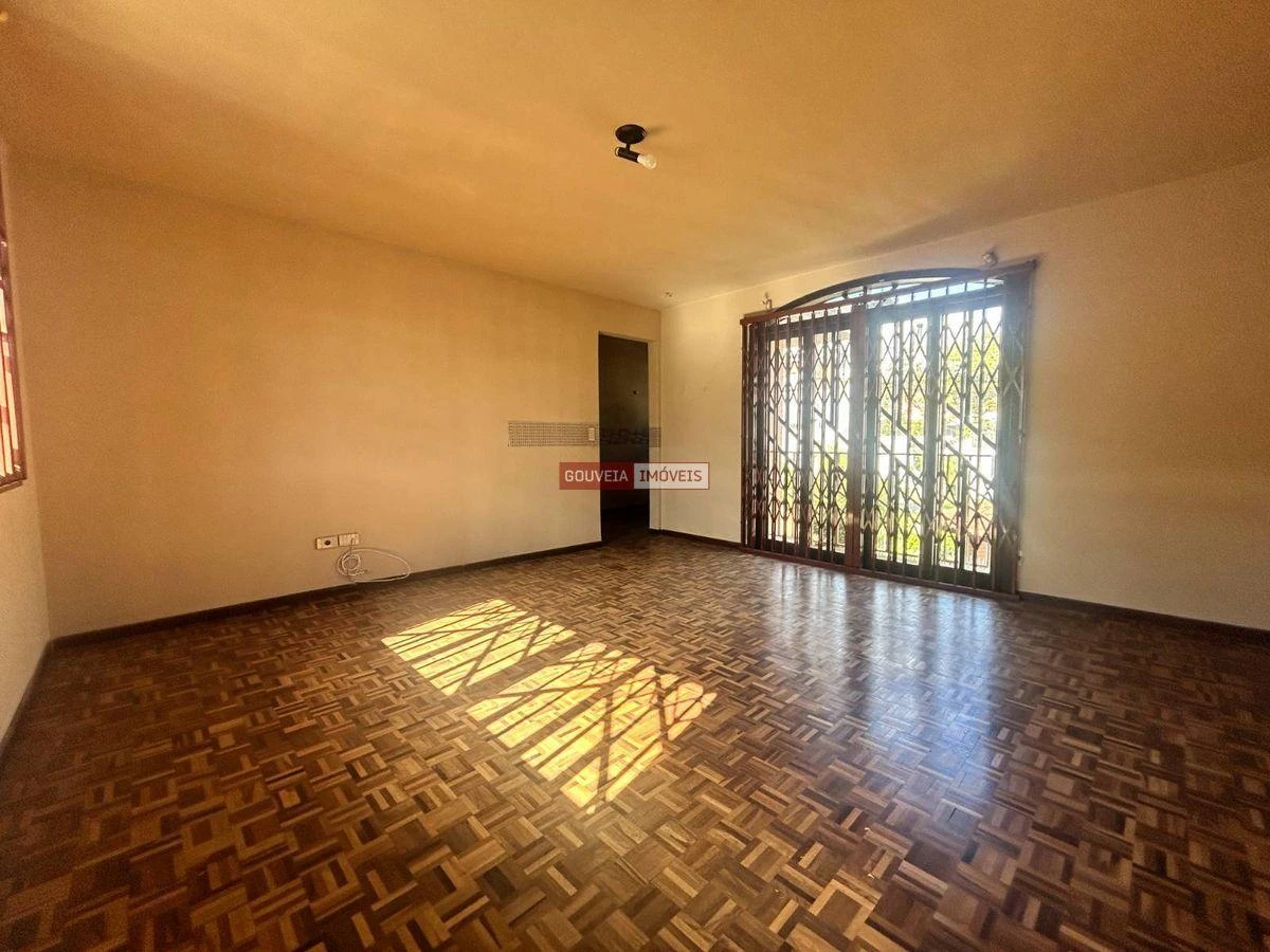 235 m² house with an en-suite and 3 parking spots — photo 14