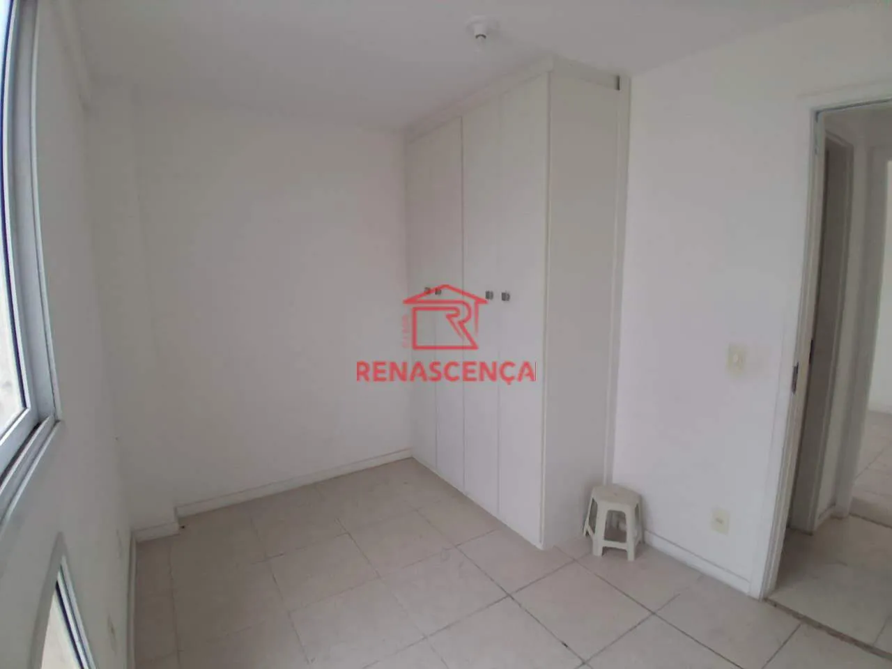 Apartamento de 2 dormitorios con vistas a la ciudad y montañas — photo 14