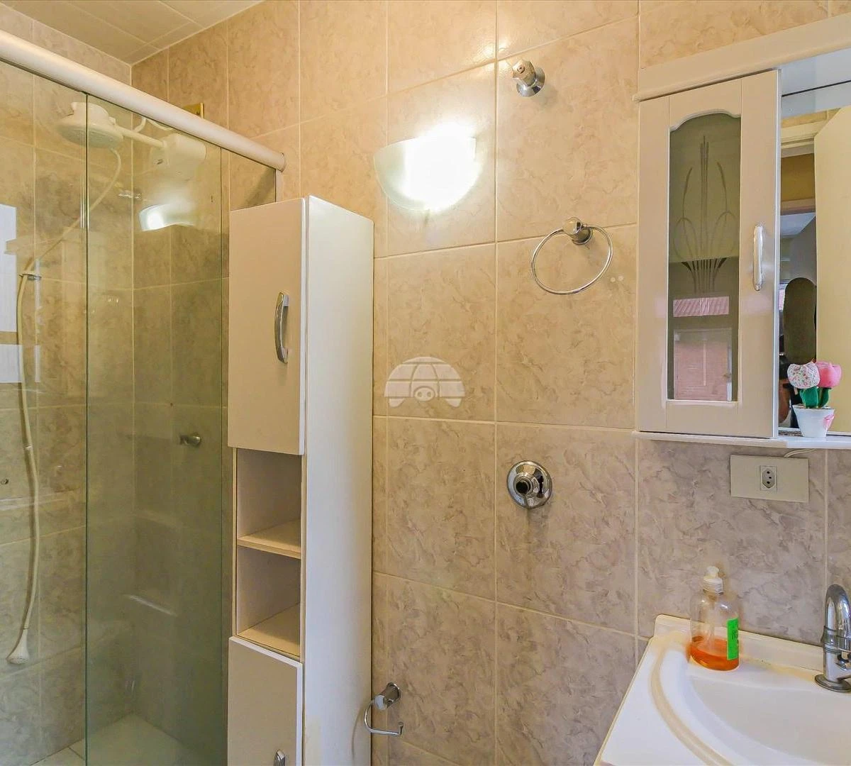 2-bedroom apartment with wood or laminate floors in Curitiba — photo 19