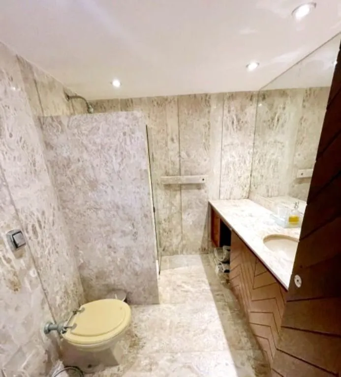 Ванна та 5 спалень: квартира 677 м² — photo 23