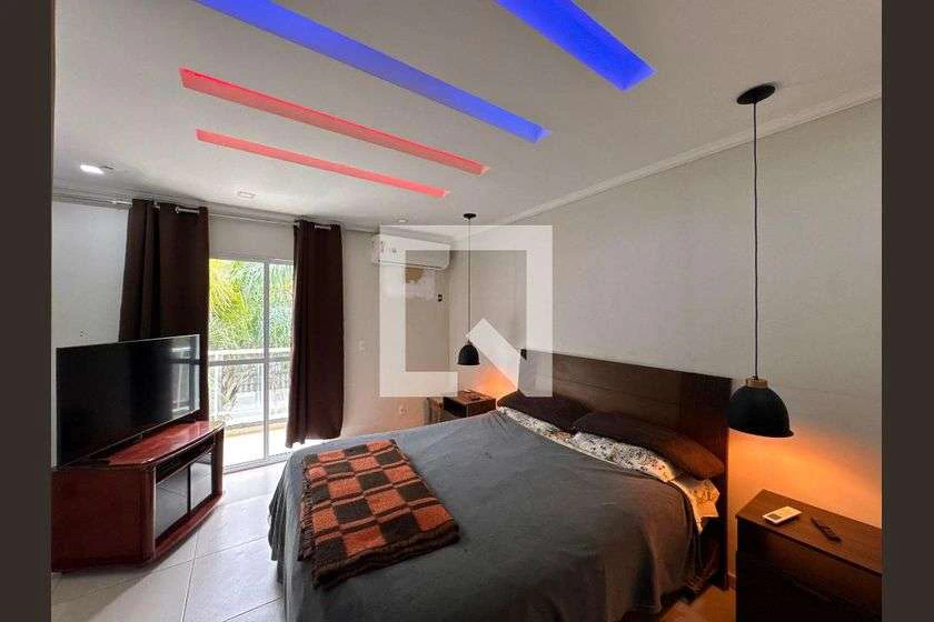 House with 3 en-suites and 3 parking spots, 270 m² — photo 2
