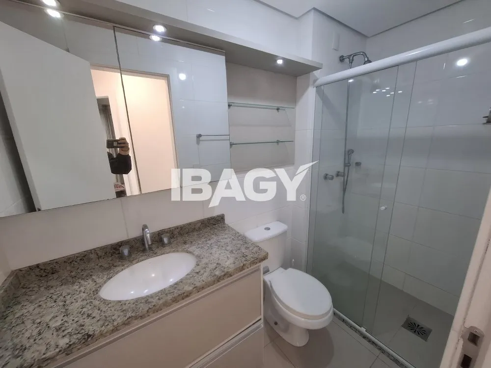 Apartamento mobiliado com 3 dormitórios e sacada envidraçada — photo 11