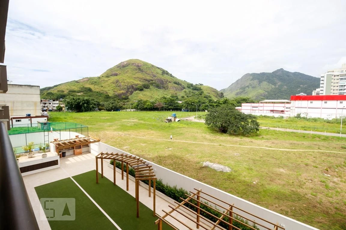 2-bedroom apartment with a mountain view — photo 14