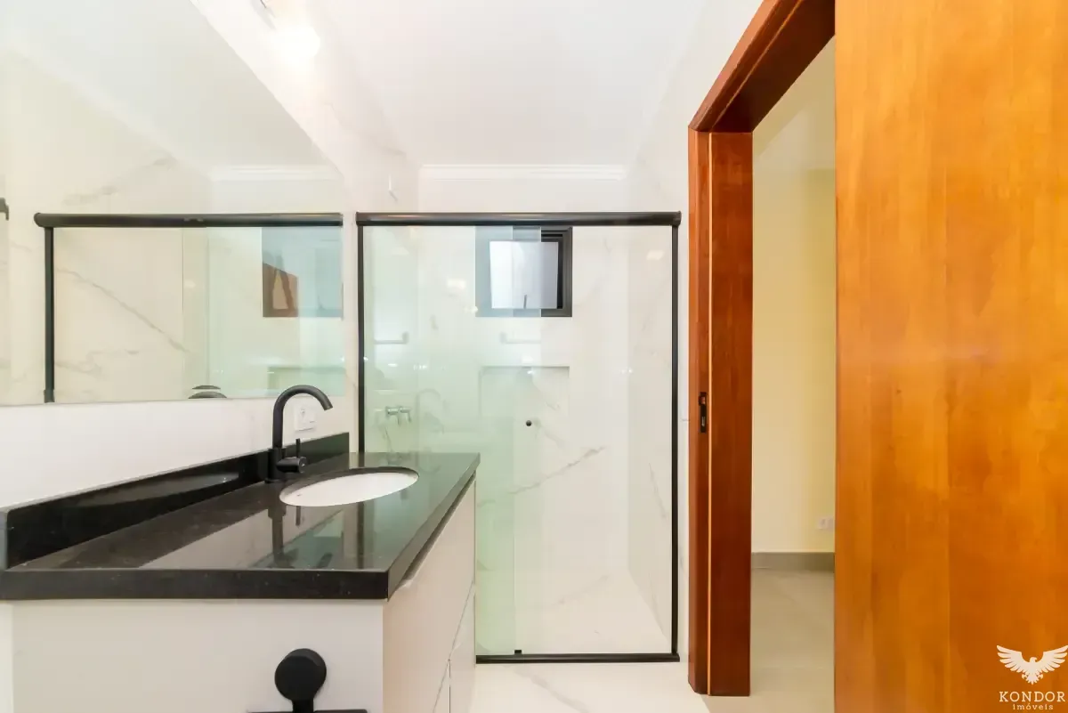 Two-story house with 230 m² and 3 bedrooms, 1 suite — photo 32