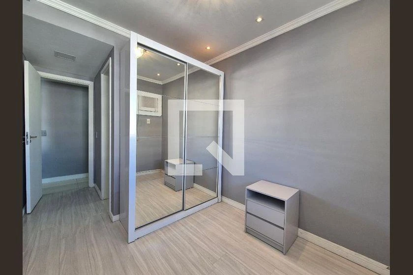 Furnished apartment with 5 bedrooms, balcony and 196 m² — photo 25
