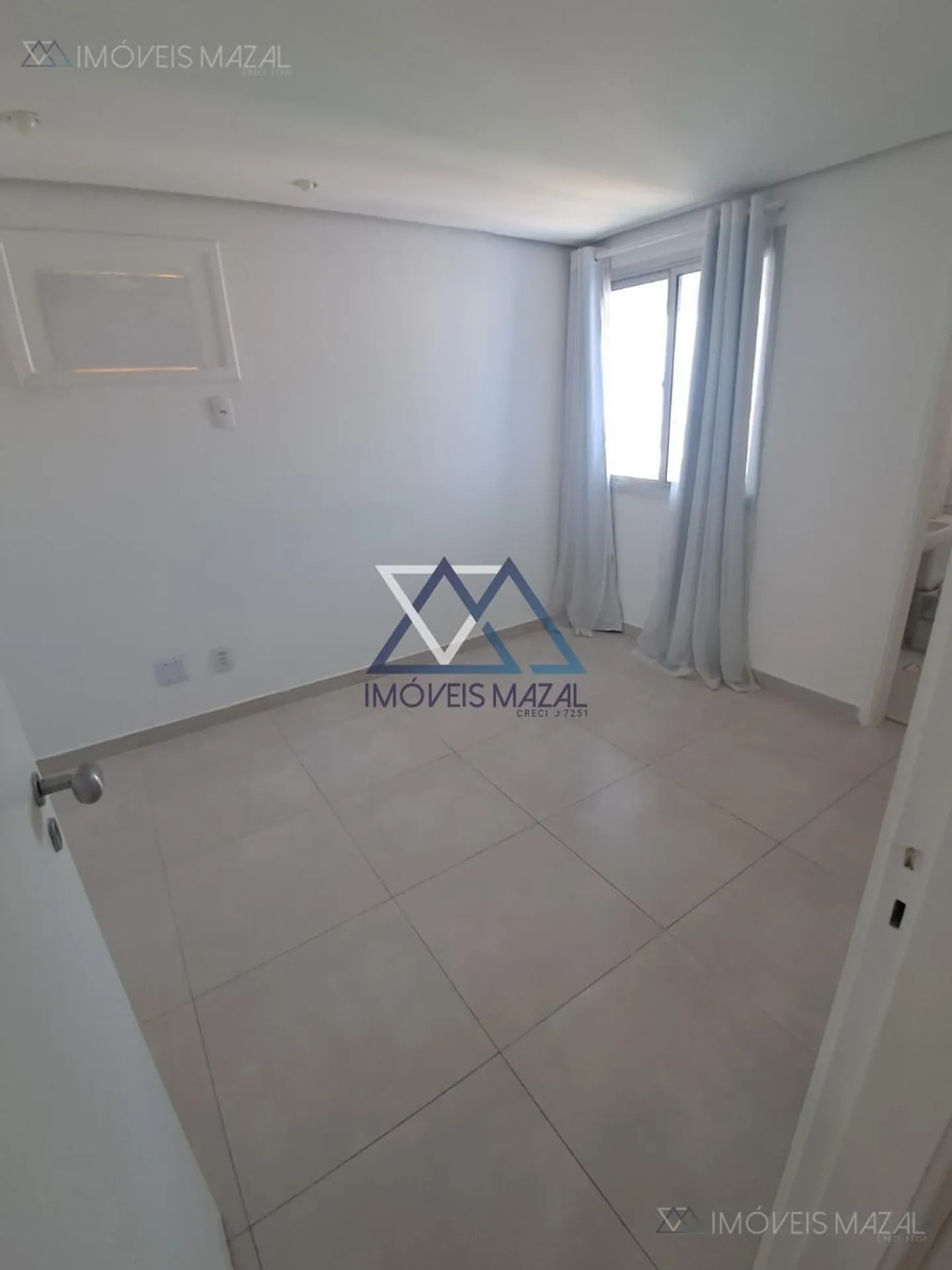 Rental apartment with 3 bedrooms and 4 bathrooms — photo 35