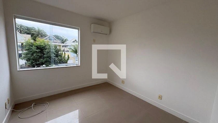 4-bedroom house with a washing machine — photo 11