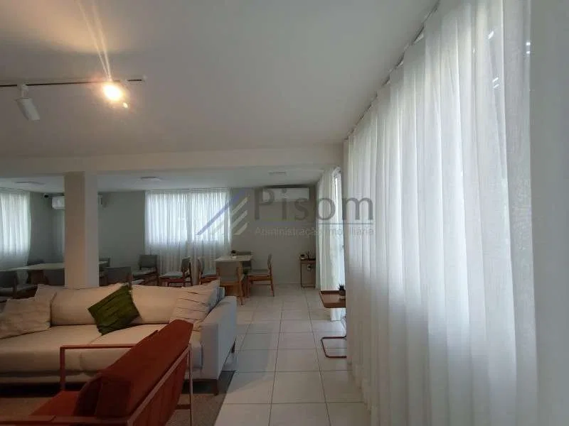 3-bedroom apartment with a glass-enclosed balcony — photo 26