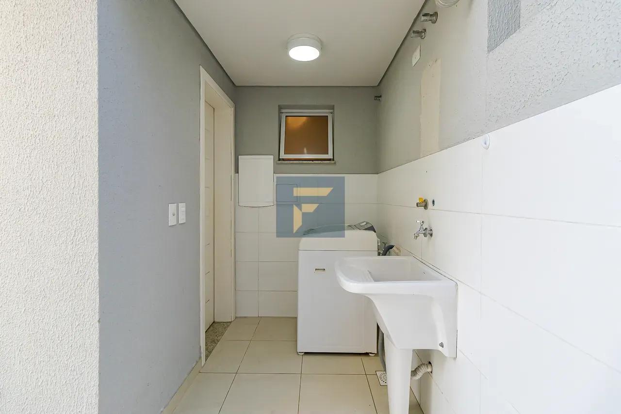 Furnished 140 m² house with 4 bedrooms and open-plan kitchen — photo 17