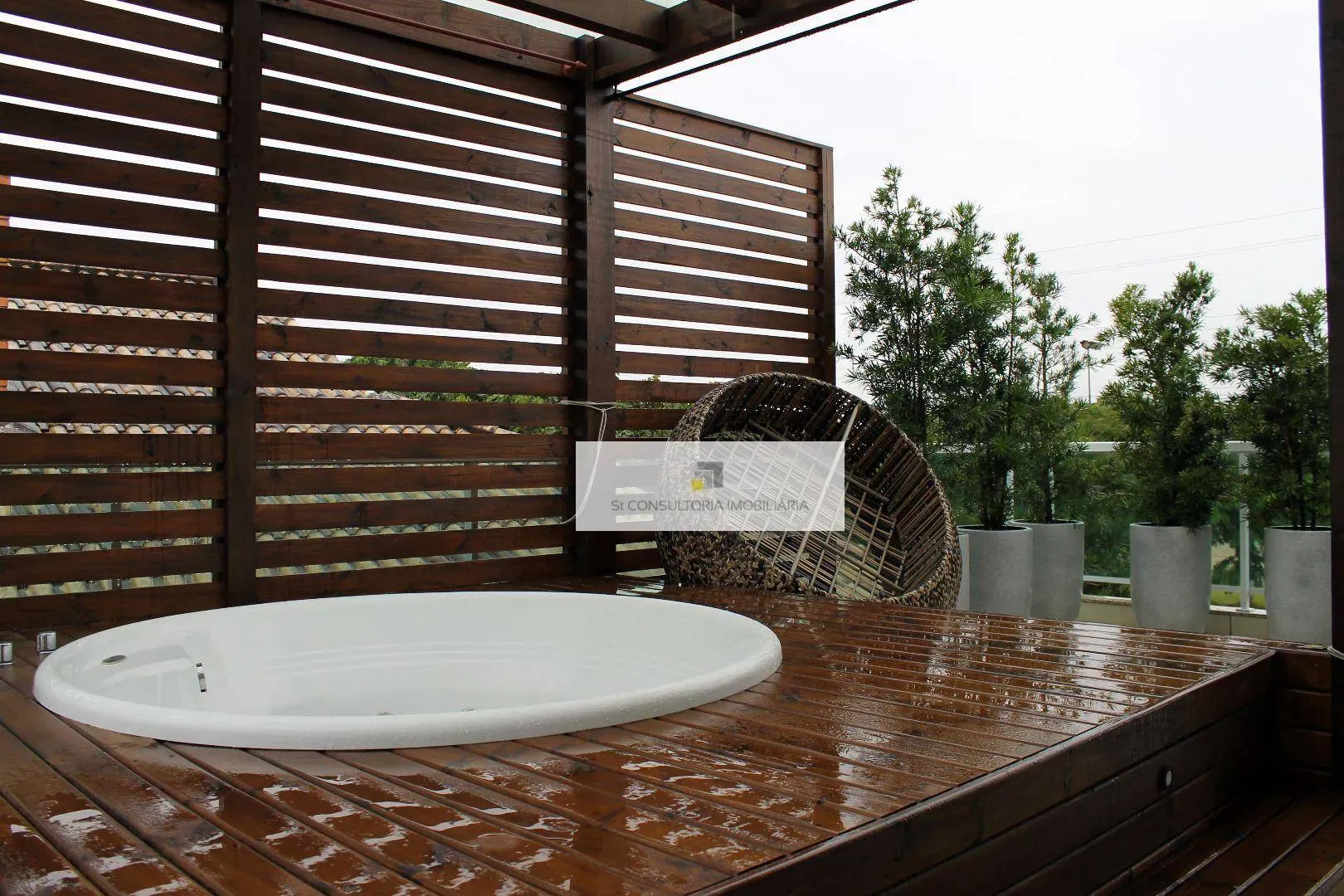 Furnished house with 4 en-suite bedrooms and private garden — photo 58