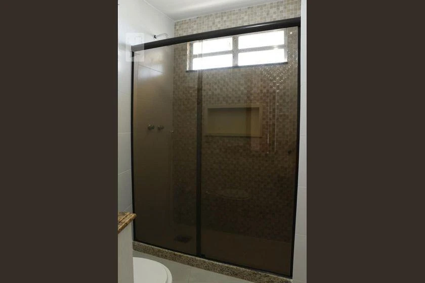 Apartment with 2 bathrooms, balcony and laundry area — photo 37