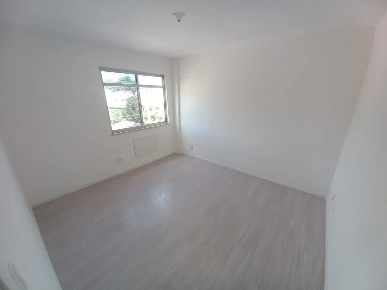 2-bedroom apartment with laundry area and 1 parking spot — photo 13