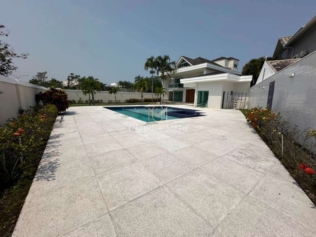 Casa moderna com 5 suítes e 8 banheiros, 10 vagas cobertas — photo 3
