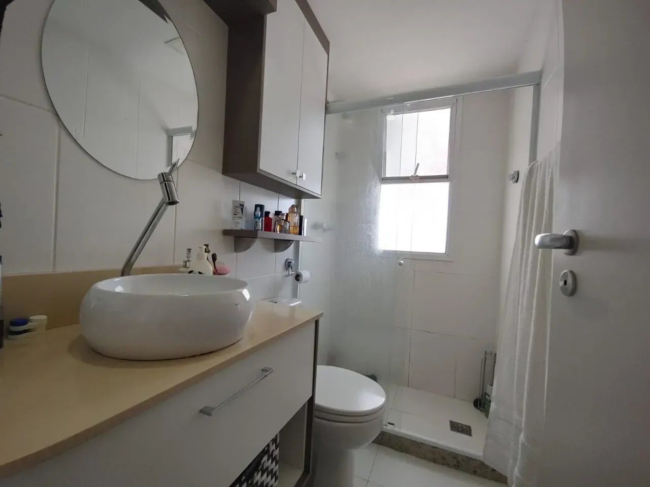 Furnished apartment, 69 m², with a glass-enclosed balcony — photo 9