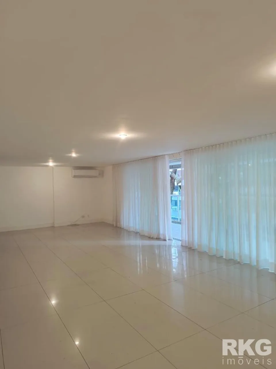 Apartamento com 5 banheiros e box de vidro — photo 6