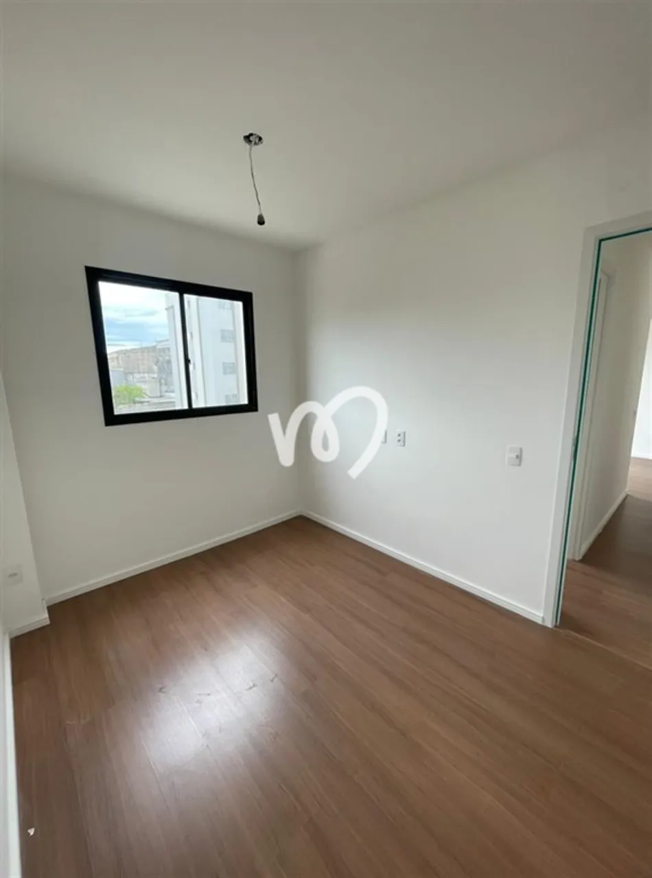 2-bedroom apartment with a modern bathroom — photo 13